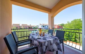 Nice Apartment In Basanija With Wifi