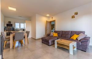 Cozy Home In Pula With Wifi