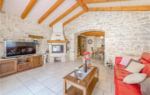 Awesome Home In Pula With Wifi