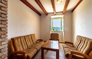 5 Bedroom Gorgeous Home In Viganj