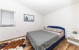 Gorgeous Apartment In Okrug Gornji