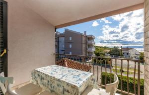 Nice Apartment In Jadranovo With Kitchen 