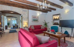 Lovely Home In Muntrilj With Wifi 