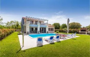 3 Bedroom Beautiful Home In Sosici - Matohanci