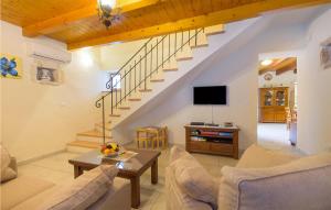 Beautiful Home In Bokordici With Sauna 