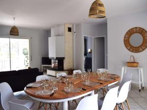 Spacieuse villa familiale avec terrasses à 500m du Bassin - FR-1-736-21