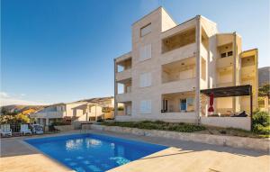 2 Bedroom Beautiful Apartment In Pag