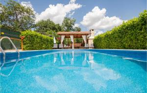 Two-Bedroom Holiday Home In Imotski