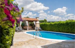 Gorgeous Home In Imotski With Kitchen 