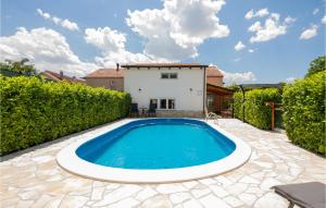 Two-Bedroom Holiday Home In Imotski