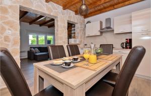 Gorgeous Home In Imotski With Kitchen 