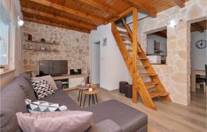 Two-Bedroom Holiday Home In Imotski