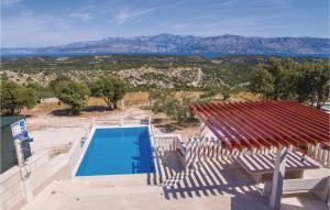 Three-Bedroom Holiday Home With Sea View In Praznica