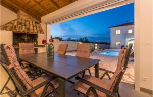4 Bedroom Cozy Home In Donja Jagodnja