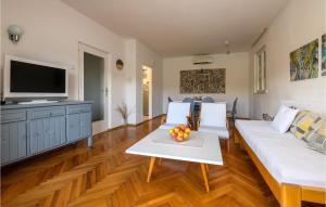 Beautiful Home In Krnicki Poratkrnica