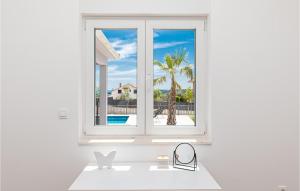 Lovely Home In Trogir With Kitchen