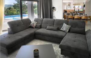 Gorgeous Home In Dubrava Kod Sibenika 