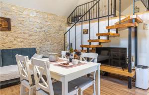 1 Bedroom Cozy Home In Zaton 