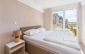 3 Bedroom Lovely Apartment In Povljana 