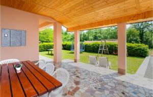 Awesome Apartment In Bresca 