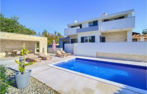 3 Bedroom Nice Home In Risika - Ξενοδοχεία 5 αστέρων στην πόλη Vrbnik