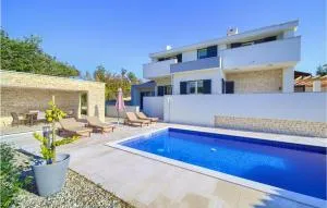 3 Bedroom Nice Home In Risika - Risika