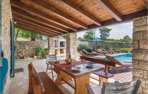 Lovely Home In Bale With Wifi 