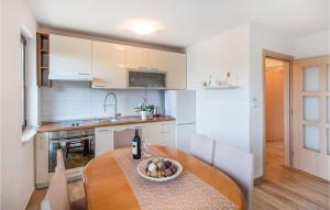 Lovely Apartment In Blace With Wifi 