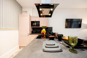 Flat 1 Stunning central loft style apartment in the famous Brighton Lanes