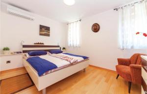 2 Bedroom Nice Apartment In Crikvenica