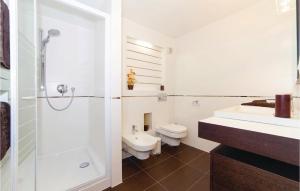 2 Bedroom Nice Apartment In Crikvenica