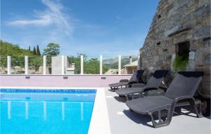 Cozy Home In Srinjine