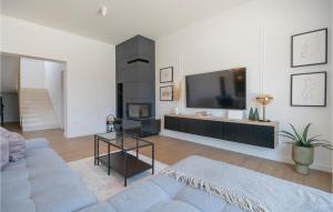 Amazing Home In Grubine With Sauna 