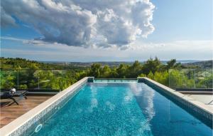 Stunning Home In Klis 