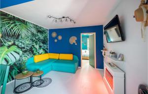 Beautiful Home In Klis With House Sea View 