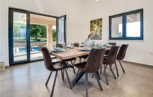 Pet Friendly Home In Krsan With Sauna 