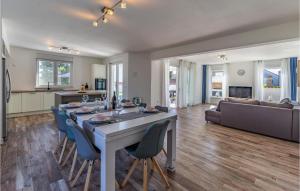 Cozy Home In Galizana With Wifi 