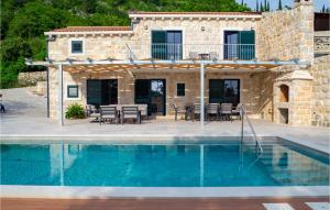 Awesome Home In Gruda