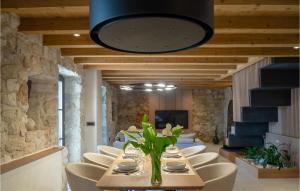 Awesome Home In Gruda