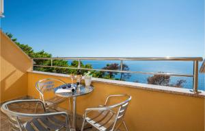 Cozy Apartment In Krvavica With Kitchen