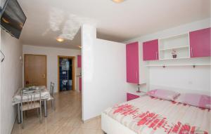 Cozy Apartment In Krvavica With Kitchen