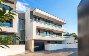 Lovely Apartment In Malinska 