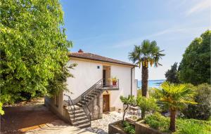 3 Bedroom Gorgeous Apartment In Krk 