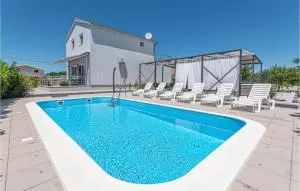 Beautiful Home In Kaocine With Kitchen - Trbounje