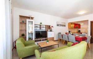 Lovely Home In Kozino With Wifi 