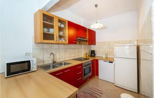 Lovely Home In Kozino With Wifi 