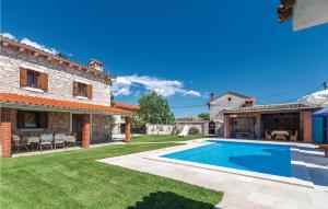 Two-Bedroom Holiday Home In Divsici