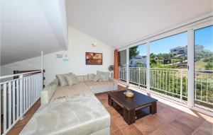 Beautiful Home In Okrug Donji With Wifi