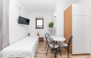 Lovely Apartment In Kastel Stafilic