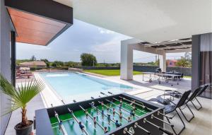 Amazing Home In Liznjan With Sauna